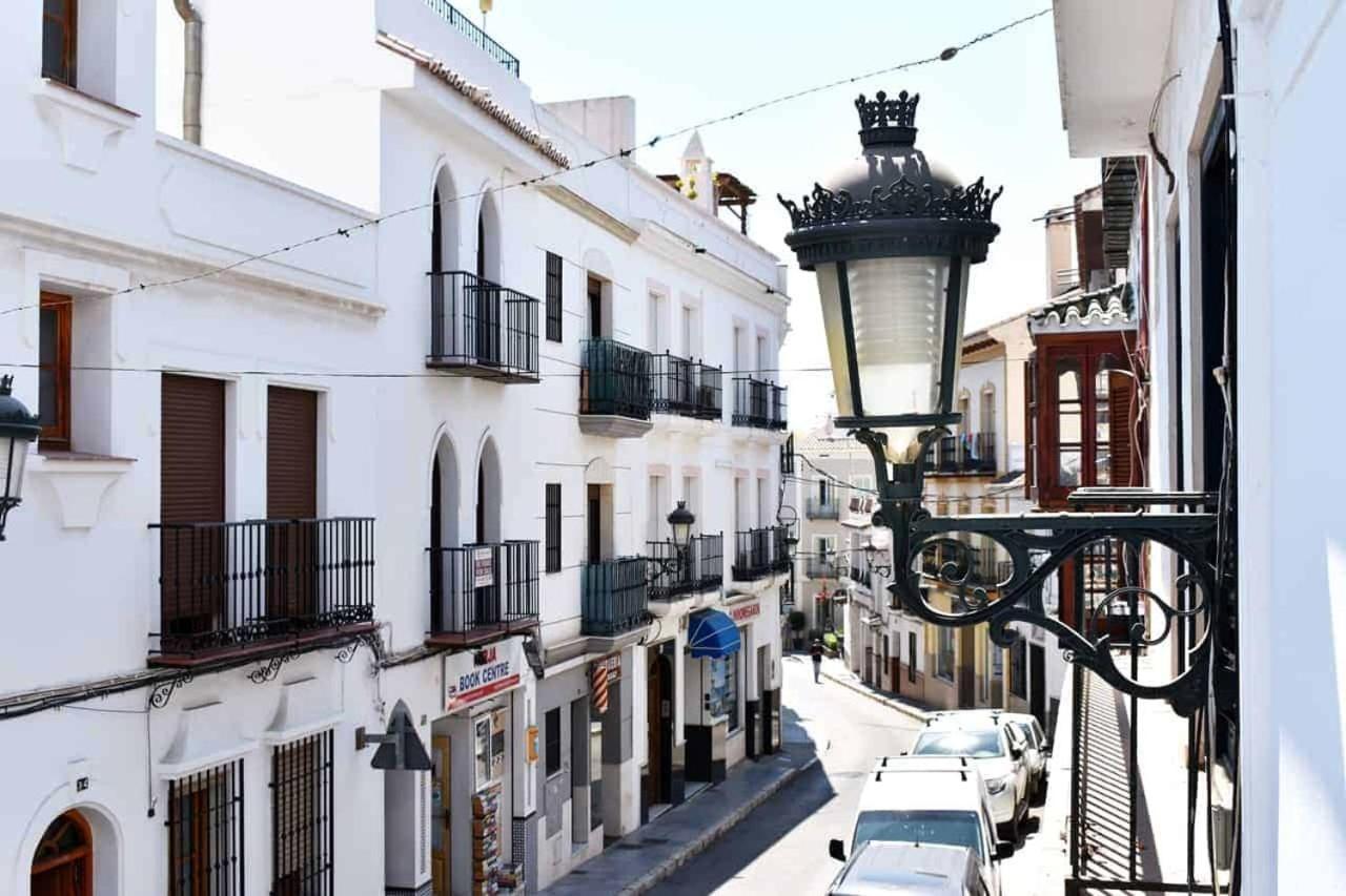 New Townhouse In The Heart Of Nerja With Jacuzzi Villa Dış mekan fotoğraf