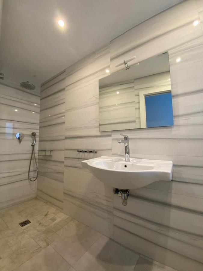 New Townhouse In The Heart Of Nerja With Jacuzzi Villa Dış mekan fotoğraf
